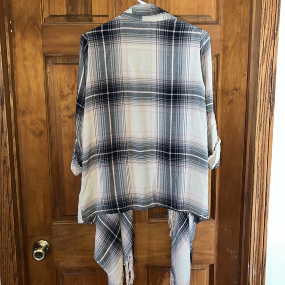 Altar’d State Flannel Open Front - Picture 3 of 3